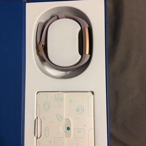 Fitbit Charge 2 S.E in Lilac and Rose gold